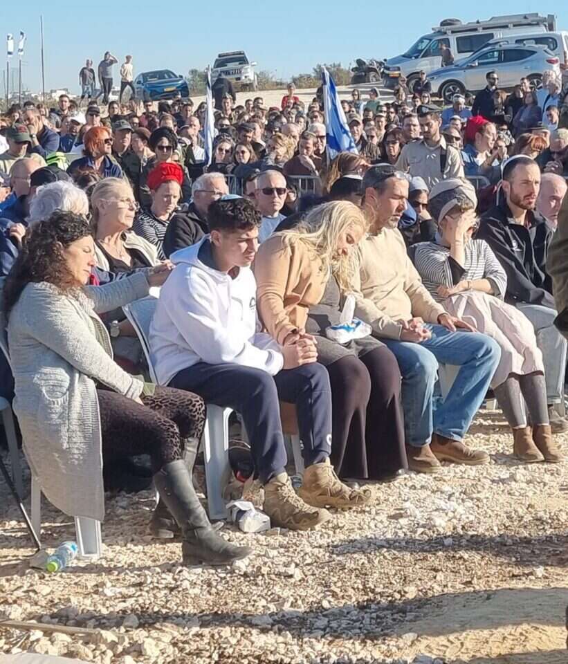 הלווית נבו פישר הי"ד, שנפל בקרב ברצועת עזה. | באדיבות המשפחה