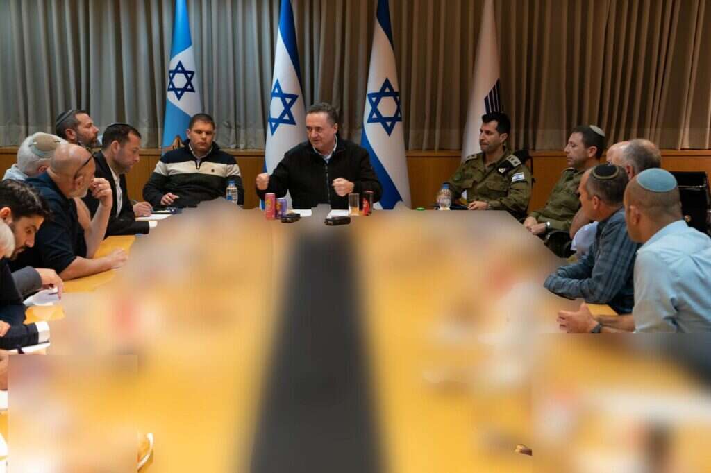 ראשי רשויות ביו"ש בפגישה עם שר הביטחון ובכירים בצבא, השבוע. | אריאל חרמוני, משרד הביטחו