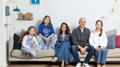 משפחת הקש־רון, רשפון. | אבישג שאר־ישוב