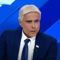 חיקוי של יאיר לפיד בארץ נהדרת. | מסך מתוך קשת 12