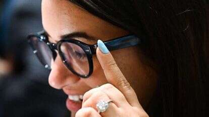 משקפיים חכמים. | Patrick T. Fallon / AFP