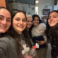 סטודנטים מבקרים משפחות מילואימניקים. | IS-resilent