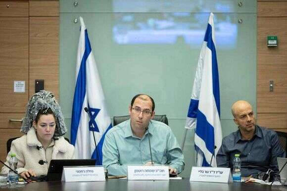 ח"כ שמחה רוטמן בוועדת החוקה של הכנסת. | חיים גולדברג, פלאש 90 ח"כ שמחה רוטמן בוועדת החוקה של הכנסת. | חיים גולדברג, פלאש 90