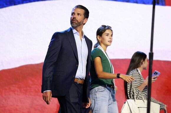 דונלד טראמפ ג'וניור עם בתו קאי. | AFP דונלד טראמפ ג'וניור עם בתו קאי. | AFP