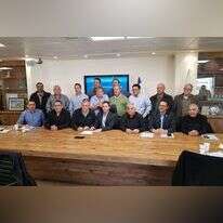 חברי מועצת הנגב בחתימה על אמנה להקמת נמל תעופה בנבטים, 2017. | מועצת הנגב