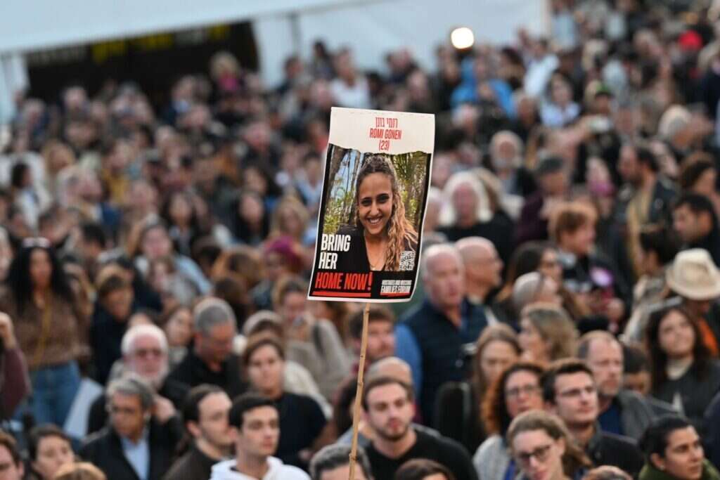 חוגגים את שובן של החטופות לישראל. | פאוטינה פטימר חוגגים את שובן של החטופות לישראל. | פאוטינה פטימר