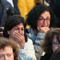 חוגגים את שובן של החטופות לישראל. | פאוטינה פטימר