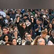 חוגגים את שובן של החטופות לישראל. | פאוטינה פטימר