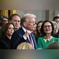 נשיא ארה"ב דונלד טראמפ בטקס השבעתו, אמש, עם קמלה האריס ברקע. | AFP