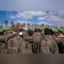 לוחמי חטיבת הנח"ל בטקס לאחר יציאתם מרצועת עזה. | דובר צה"ל