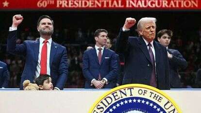נשיא ארה"ב דונלד טראמפ וסגנו ג'יי די ואנס, בטקס ההשבעה, אתמול. | AFP