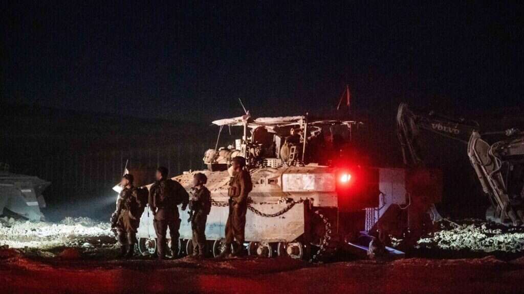 כוחות חטיבת גבעתי ביציאה מרצועת עזה. | דו"צ