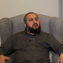 שר ההגנה הסורי מורהף אבו קסרה. | מסך מיוטיוב