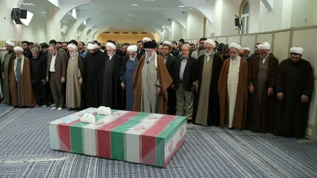 הלווייתם רזיני ומוקייסה, | מסך מתוך iranintl