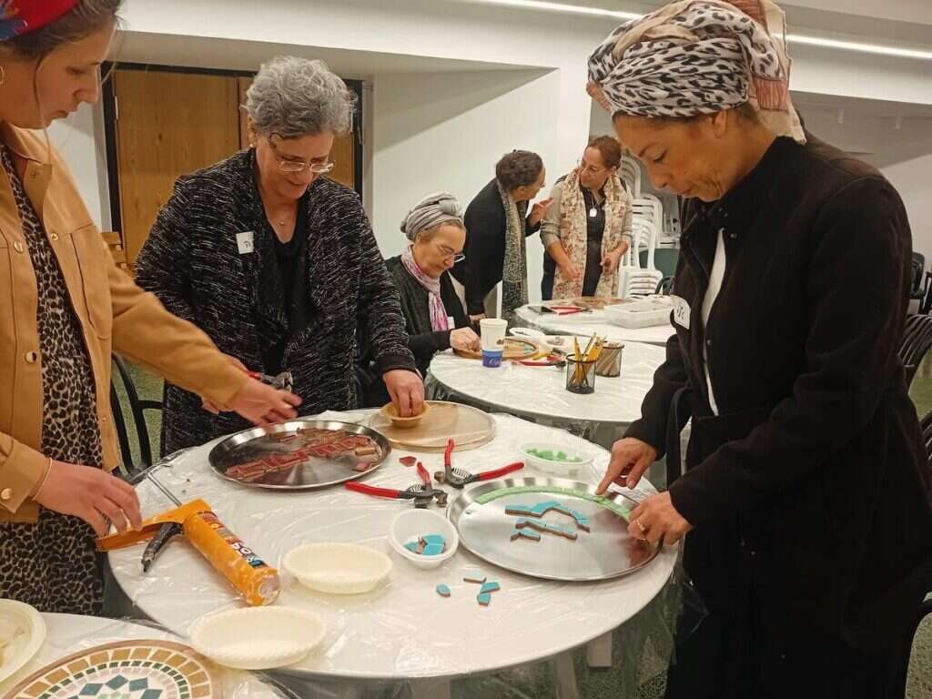 נשים בפעילות של קרן קובי מנדל. | קרן קובי מנדל
