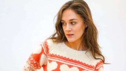 סוודר לבבות 279 שקלים סאאג