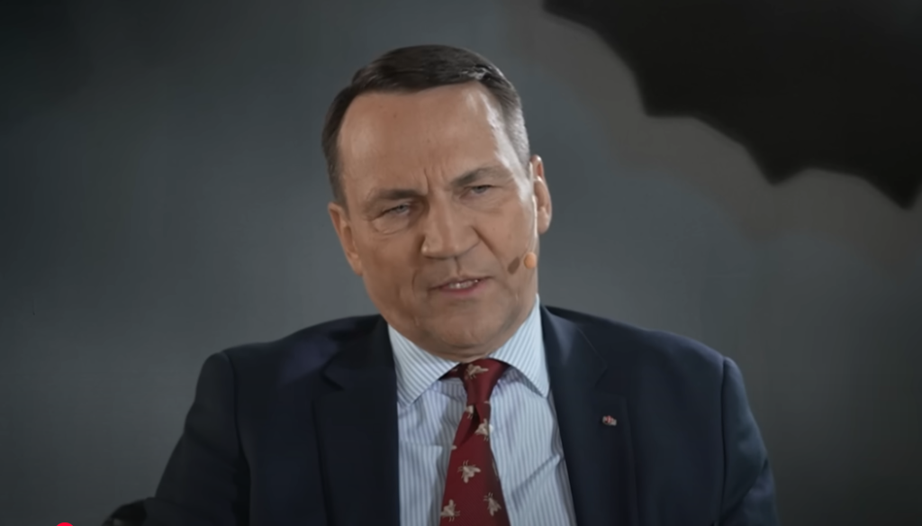 שר החוץ הפולני, רדוסלב סיקורסקי. | מסך מיוטיוב