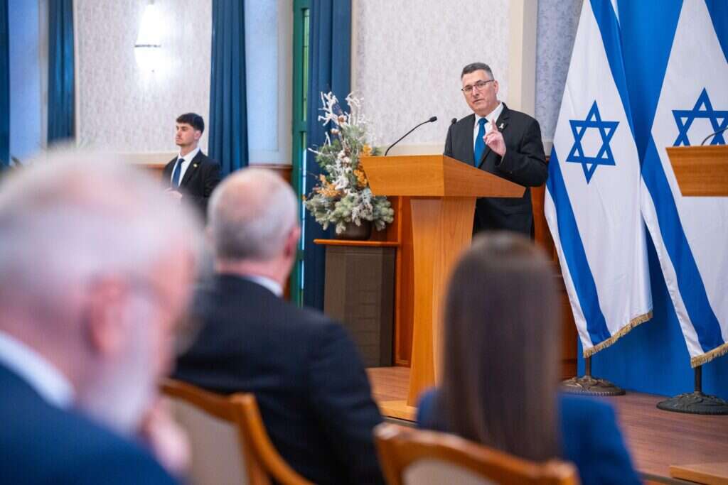 שר החוץ גדעון סער 
 בהונגריה, פטר סיירטו. | Ministry of Foreign Affairs and Trade to Hungary