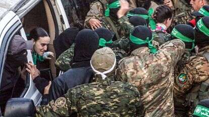 סרטון תעמולה שמשחזר את טראומת החטיפה. שחרור החטופות ביום ראשון. | גטי אימג'ס