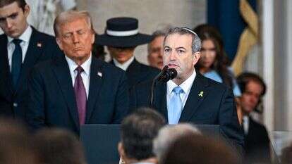 הרב ארי ברמן בהשבעת נשיא ארה"ב דונלד טראמפ, השבוע. | EPA