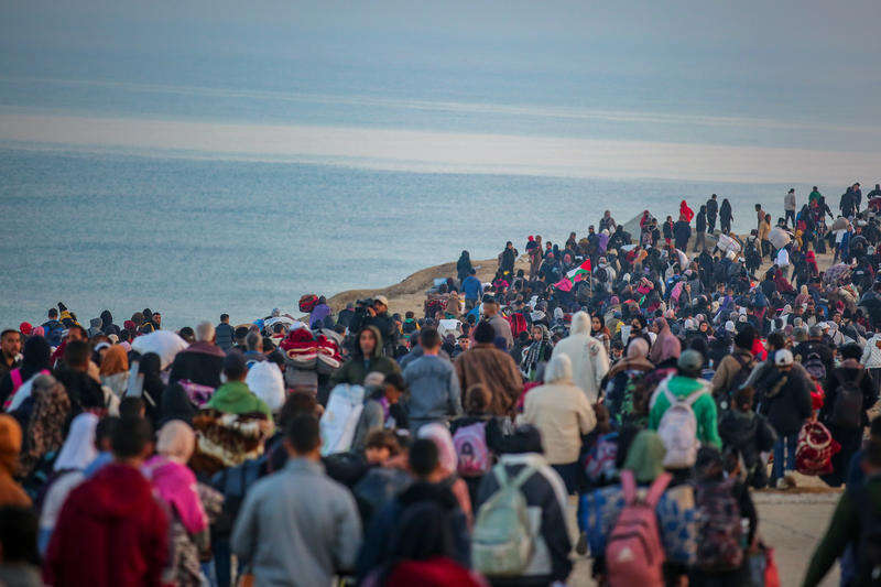 עזתים שבים לבתיהם בצפון רצועת עזה | עלי חסן, פלאש 90