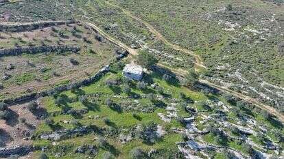 המבנה בגוש עציון. | רגבים
