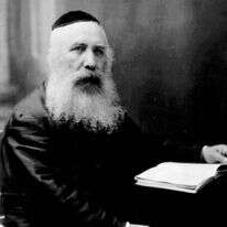 התמודד מול חברים ועמיתים ותיקים. הרב גלאזנר