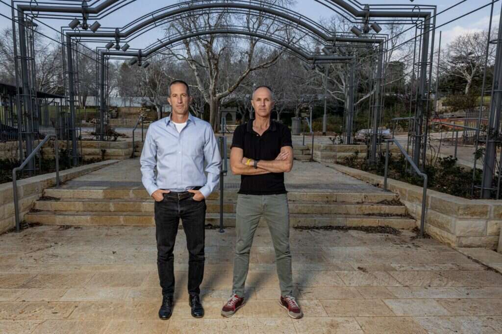 תא"ל במיל' איתמר רייכל ואל"מ במיל' ניר ינאי. | נעמה שטרן