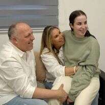 אגם ברגר ברגעי המפגש עם משפחתה. | דובר צה"ל