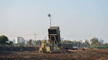 מוטיבציה מדאיגה. סוללת כיפת ברזל. | בן דורי, פלאש 90 מוטיבציה מדאיגה. סוללת כיפת ברזל. | בן דורי, פלאש 90