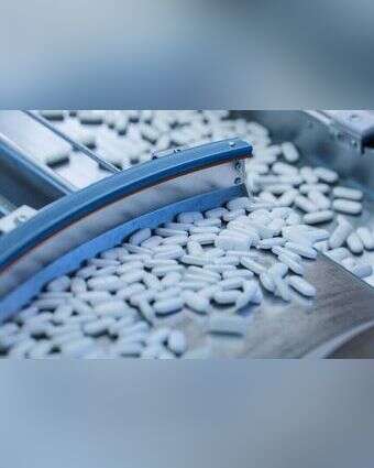 מפעל לייצור תרופות. | שאטרסטוק