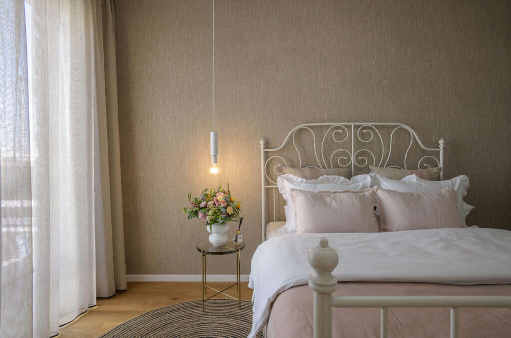 עיצוב: שבי מזרחי, | ארקדי רסקין, טפט: וטקסטיל ELLA DECOR