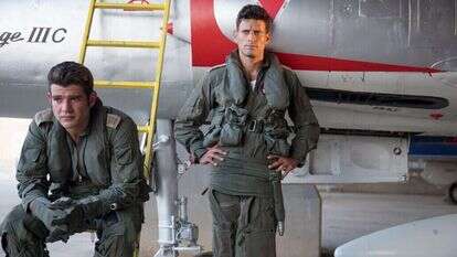 מימין: דניאל ליטמן ומאור שוויצר מתוך הסרט "קרב אויר". | דוד סקורי