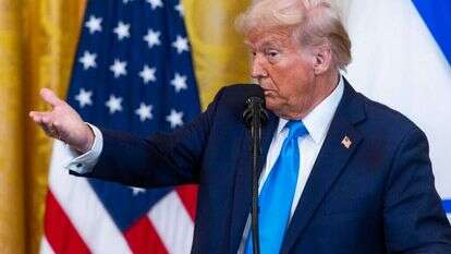 נשיא ארה"ב טראמפ במהלך מסיבת העיתונאים בבית הלבן. | EPA