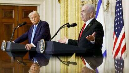 רה"מ נתניהו נואם יחד עם נשיא ארה"ב טראמפ בבית הלבן. | EPA רה"מ נתניהו נואם יחד עם נשיא ארה"ב טראמפ בבית הלבן. | EPA