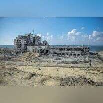 מלון אל־משטל בעזה שנפגע במהלך המלחמה. | AFP