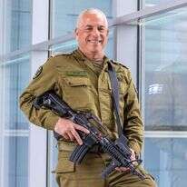 אל"מ פיני לוי. | יוסי אלוני