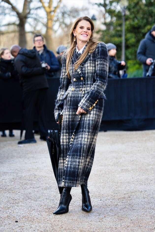 אנה דה לה רוסו, עורכת ווג יפן, לובשת סקיאפארלי. | Getty Images