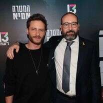 השחקן מיכאל אלוני (שמאל) ושגריר ארגנטינה בישראל, הרב שמעון אקסל ואחניש. | רפי דלויה