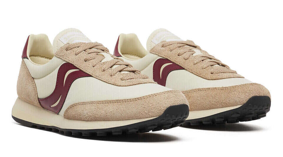 סניקרס של סאקוני. | יח"צ