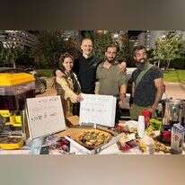 אנשי "צוות עורף" בפעילות למען משפחות המילואים