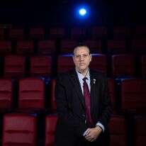 "קשה לי מאוד עם חלק מהנהגת עולם
התרבות בישראל". שר התרבות מיקי זוהר. | אריק סולטן. צולם ב"הוט סינמה", מודיעין