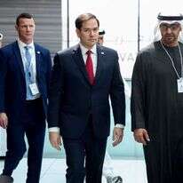 נשיא איחוד האמירויות, מוחמד בן זאיד אל נהיאן, עם מזכיר המדינה האמריקני מרקו רוביו. | AFP