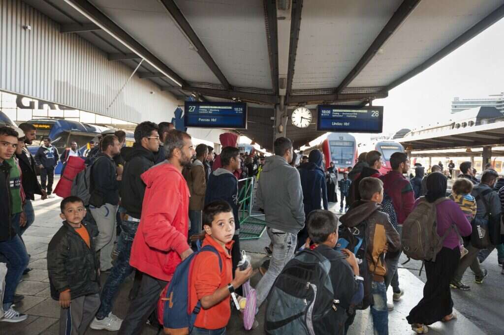 פליטים סורים במינכן, גרמניה. | שאטרסטוק