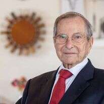 "היפנים ערכו לנו הכנסת אורחים יפה". ברל שור. | יוסי אלוני