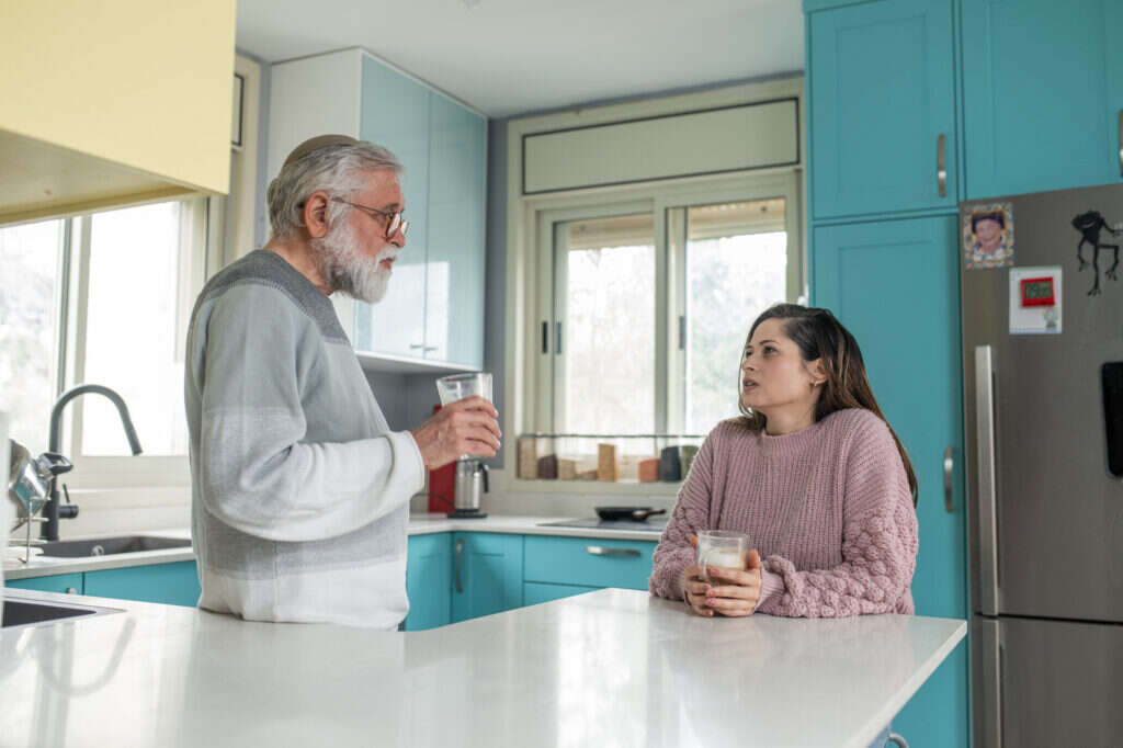 הרב מרדכי ורעיה ורדי. | נעמה גרינבאום