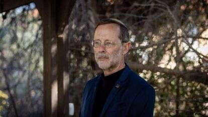 משה פייגלין בביתו בקרני־שומרון, השבוע. | אריק סולטן משה פייגלין בביתו בקרני־שומרון, השבוע. | אריק סולטן