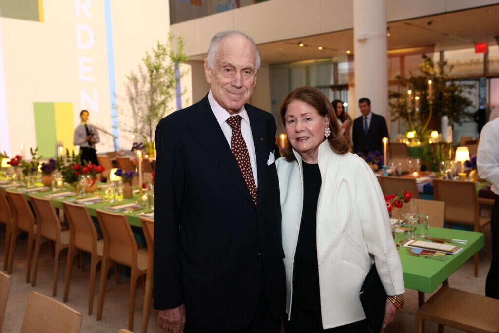 רון לאודר עם אשתו ג'ו קרול. | AFP רון לאודר עם אשתו ג'ו קרול. | AFP