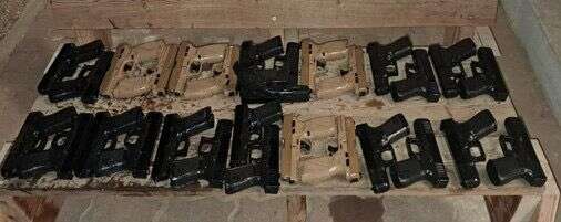 חלק מהנשקים שהוברחו מירדן ונתפסו חלק מהנשקים שהוברחו מירדן ונתפסו