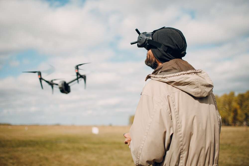 רחפן FPV. | שאטרסטוק